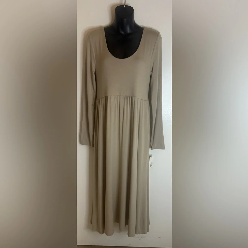 Elegant Tan  Long Sleeve Dress - Picture 2 of 4